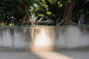 Sokak duvarı arka planı, endüstriyel arka plan, depo tuğla duvarlı boş Grunge şehir sokağı