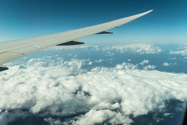 Aviones Volando Por Encima Las Nubes Vista Desde Ventana Avión —  Fotos de Stock