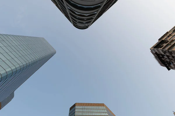 Edifício Negócios Vista Exterior Contra Céu Azul — Fotografia de Stock