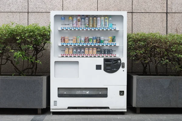 Kühlschrank Anzeigen Kommerzieller Kühlschrank Der Straße Mit Getränken — Stockfoto