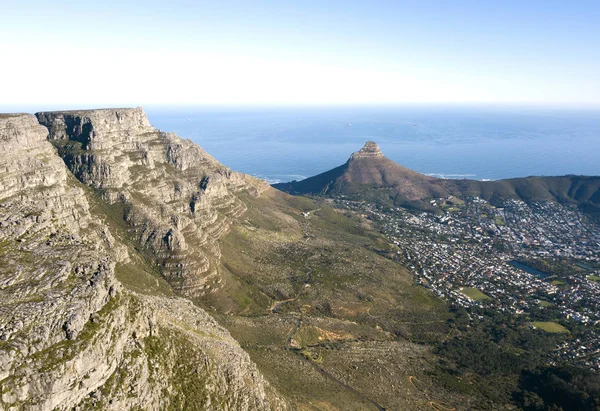 桌山和南非开普敦的鸟瞰图 — 图库照片