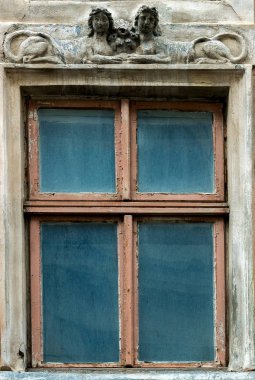 Modelleme unsurları içeren pencere