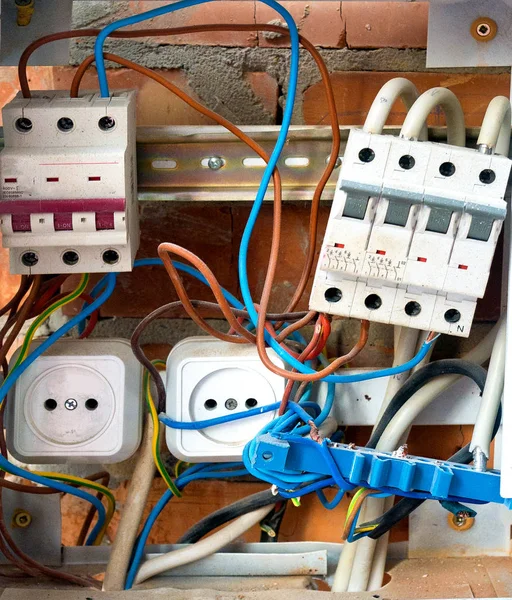 Caja Eléctrica Con Violaciones Alambres Rotos Situación Peligrosa — Foto de Stock