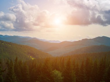 Dağ hava görünümünü görünümünü... Günbatımı