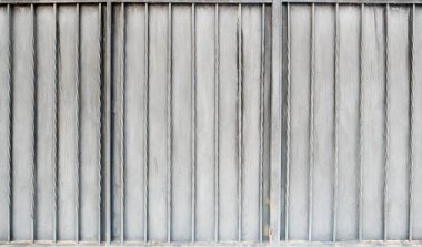 Terk edilmiş bir kırsal evde eski bir anahtar deliği