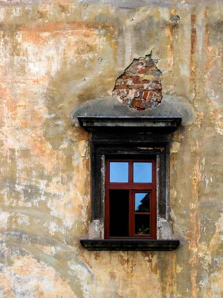 Fenêtres Sur Façade Des Maisons Dans Vieille Ville — Photo