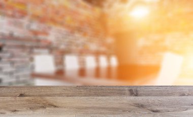 boş ahşap masa. Döşeme. Tuğla duvar. Modern toplantı odası. 3D render... Günbatımı