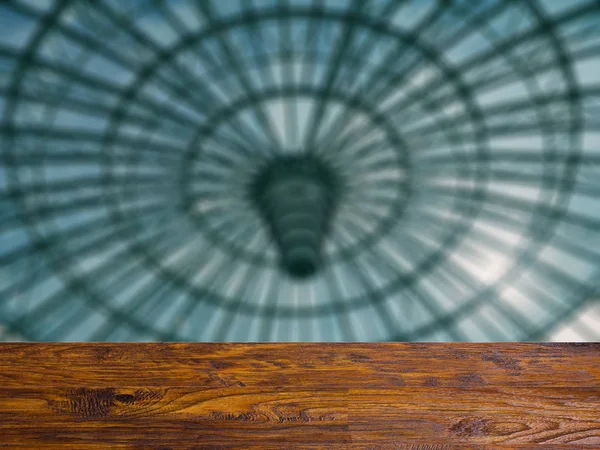 Leerer Holztisch Bodenbelag Glaskuppel Moderne Architektur Hintergrund — Stockfoto