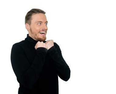 Güzel gülümseme kaygısız ve rahat görünümlü genç çocuk portresi. Beyaz bir arka plan üzerinde izole.