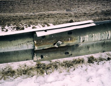 Kış yolun yol şişlik