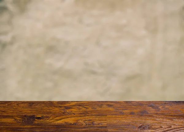 Mesa de madera en blanco. Suelos. La pared de la vieja casa. Grietas — Foto de Stock