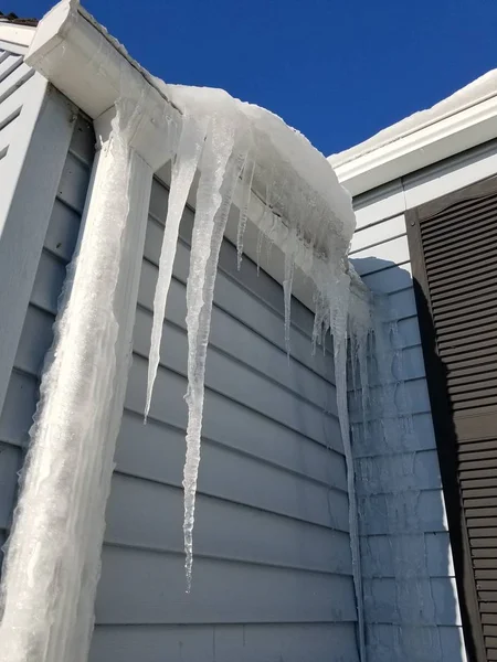 Closeup Icicles Telhado — Fotografia de Stock