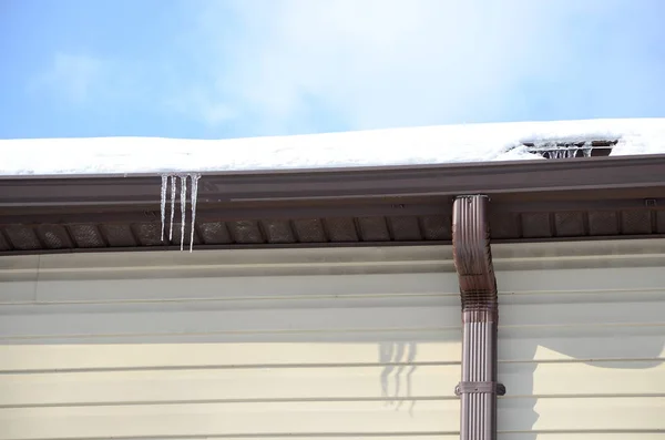 Icicles Roof — Stock Photo, Image