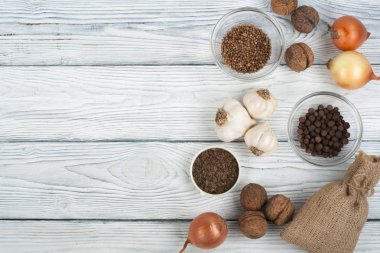 Mutfak, çeşniler, reçete kayıt. Yemek yiyecek üstten görünüm üstten görünüm