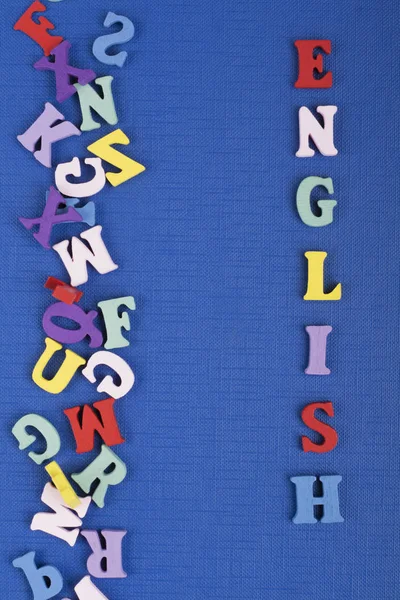 Anglické Slovo Modrém Pozadí Skládá Barevné Abc Blok Dřevěné Písmena — Stock fotografie