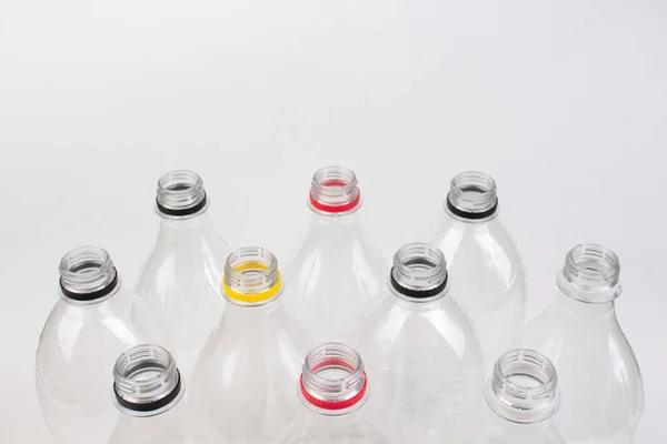 Colección Botellas Plástico Vacías Sobre Fondo Blanco Concepto Reciclado Plástico — Foto de Stock