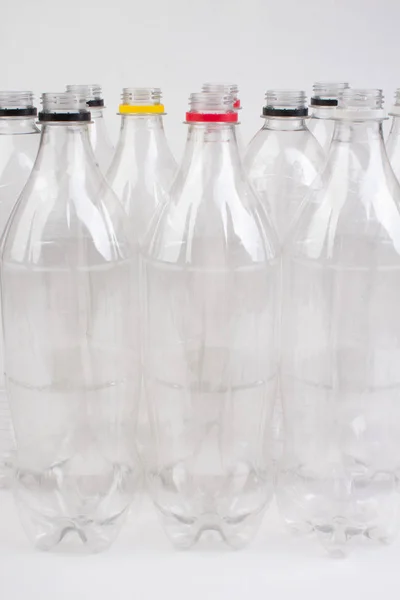Colección Botellas Plástico Vacías Sobre Fondo Blanco Concepto Reciclado Plástico — Foto de Stock