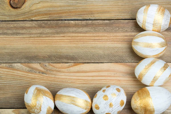 Καλό Πάσχα Βαμμένα Αυγά Ξύλινο Τραπέζι Άνω Όψη — Φωτογραφία Αρχείου