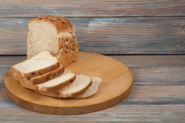 Mnoho Smíšených Chleby Rohlíky Upečeného Chleba Dřevěný Stůl Pozadí — Stock fotografie