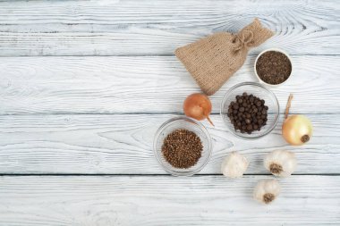 Mutfak, çeşniler, reçete kayıt. Yemek yiyecek üstten görünüm üstten görünüm