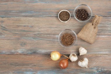 Mutfak, çeşniler, reçete kayıt. Yemek yiyecek üstten görünüm üstten görünüm