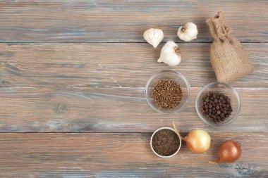 Mutfak, çeşniler, reçete kayıt. Yemek yiyecek üstten görünüm üstten görünüm