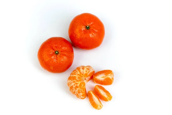 Mogen Orange Färska Mandarin Ren Mandarin Mandarin Skivor Isolerad Vit — Stockfoto