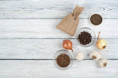 Mutfak, çeşniler, reçete kayıt. Yemek yiyecek üstten görünüm üstten görünüm