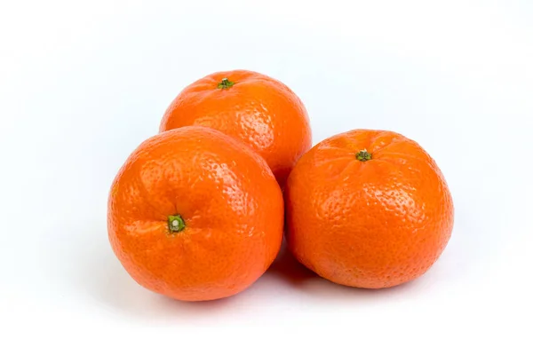 Mogen Orange Färska Mandarin Mandarin Skivor Isolerad Vit Bakgrund — Stockfoto