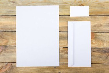 Kurumsal ileti örneği mockup ayarlayın. Boş beyaz dokulu marka kimliği öğeleri