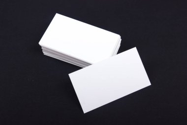 Siyah dokulu arka plan boş iş kartları... Kimliği üst görünümünün şablonu