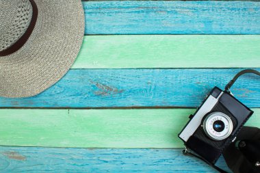 Ahşap arka plan - plaj yaz tatili kamerada. En iyi görünüm ve kopya alanı