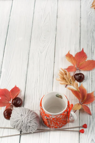 Outono Ainda Vida Xícara Café Mesa Madeira Camisola Malha Com — Fotografia de Stock