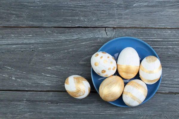 Frohe Ostern Bemalte Eier Auf Holztisch Ansicht Von Oben Kopierraum — Stockfoto