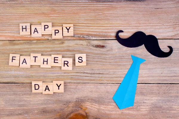 Ahşap arka planda Babalar günü kutlu olsun. Aşkın sembolleri, baba, adam. mutlu Sevgililer günü arka plan. yazıt için kopya alanı.