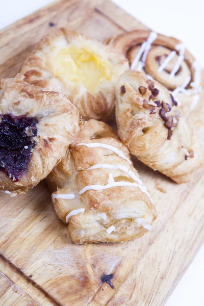 Pastelaria Dinamarquesa Sobre Fundo Branco — Fotografia de Stock