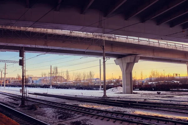 Ρωσικός Σιδηρόδρομος Στο Ηλιοβασίλεμα — Φωτογραφία Αρχείου