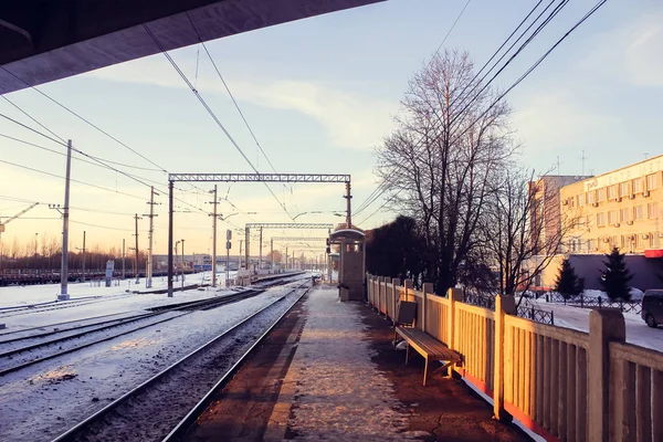 Gün batımında Rus demiryolu