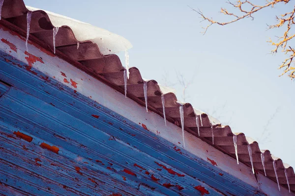 Icy Icicles Hang Spring — Stock Photo, Image