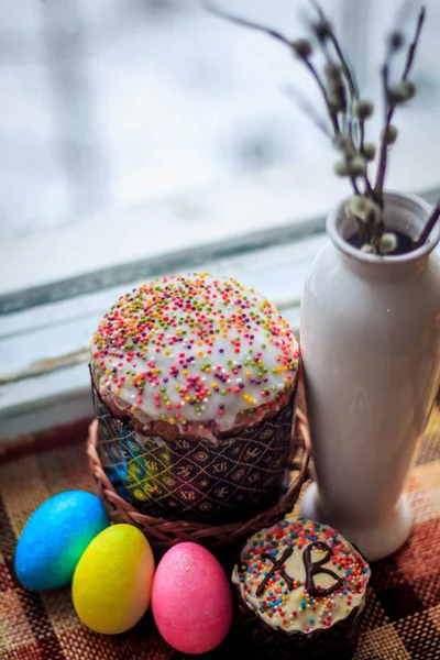 Easter Cake Dyed Eggs Religious Holiday Easter — Stock Photo, Image