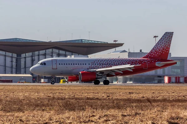 Avion Aéroport Saint Pétersbourg Russie Avril 2018 Printemps Pulkovo — Photo