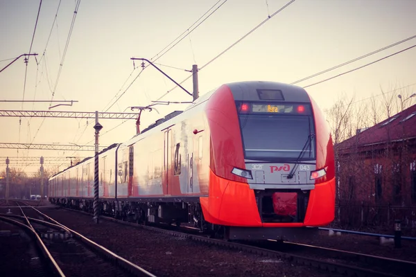 Russisch Elektrisch Schlucken Fahrten Auf Schienen April 2018 Gatchina Russland — Stockfoto