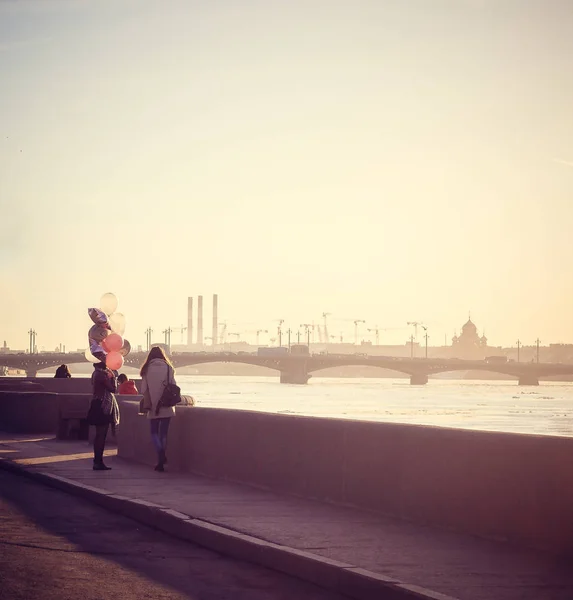 Petersburg Het Voorjaar Bij Zonsondergang Avondlicht Avonds Stad Steden Van — Stockfoto