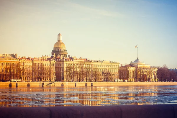 Річки Нева Навесні Захід Сонця Санкт Петербурзі — стокове фото