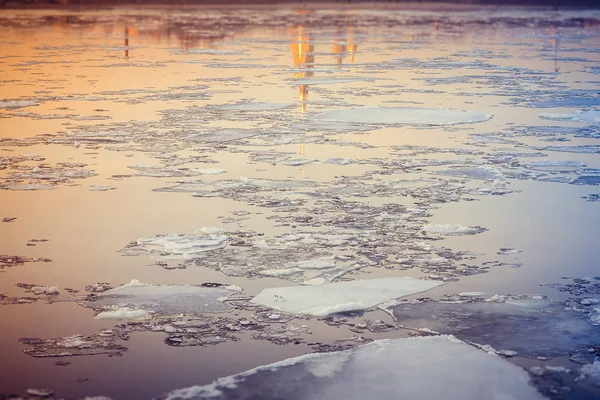 Petersburg Het Voorjaar Bij Zonsondergang Avondlicht Avonds Stad Steden Van — Stockfoto