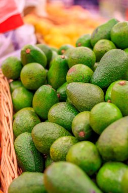 Avokado markette bir sürü