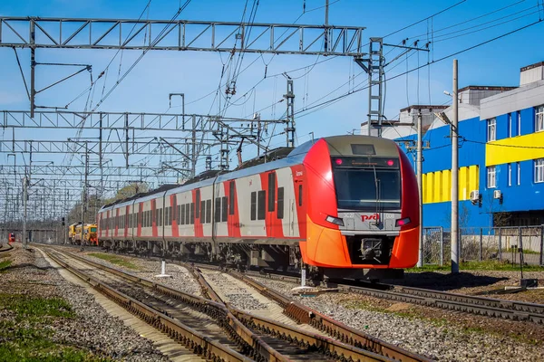 Ruské Elektrikář Vlaštovka Vlak Kolejích Železnic Rusko Rusko Leningrad Region — Stock fotografie