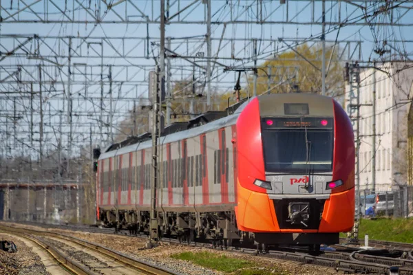 Electricista Ruso Golondrina Tren Sobre Raíles Los Ferrocarriles Rusia Rusia — Foto de Stock
