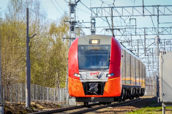 Russischer Elektriker Schluckt Zug Auf Schienen Die Eisenbahnen Von Russland — Stockfoto