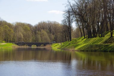 Bahar güneşli gün park